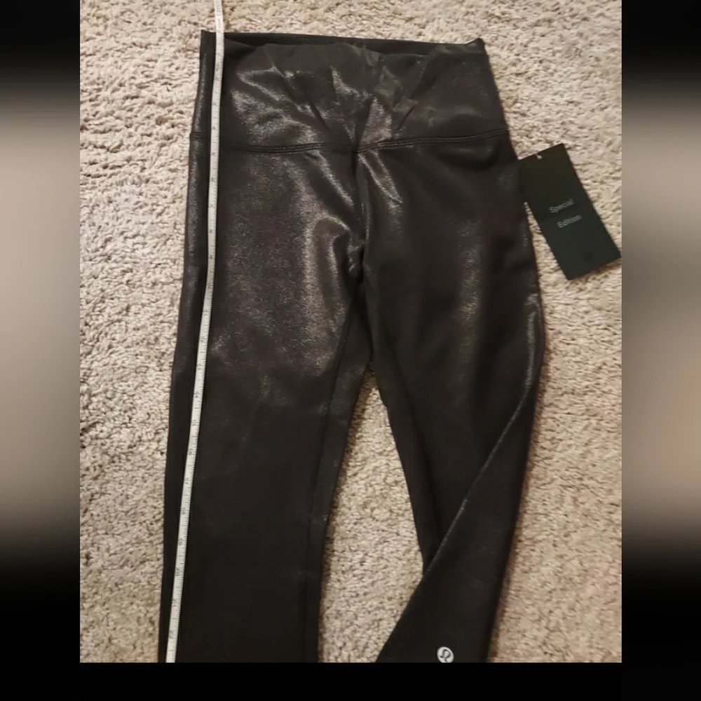 Lululemon - Picture 1 of 4